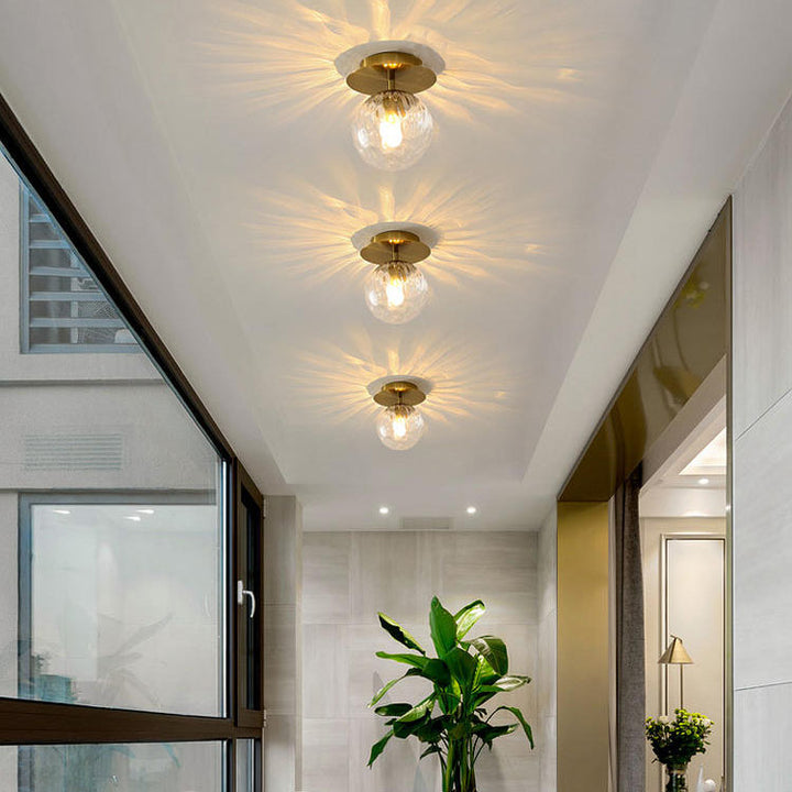 Zeitgenössische skandinavische runde Ball-Eisen-Hydrographie-Glas 1-Licht Semi-Flush-Montage-Deckenleuchte für Wohnzimmer 