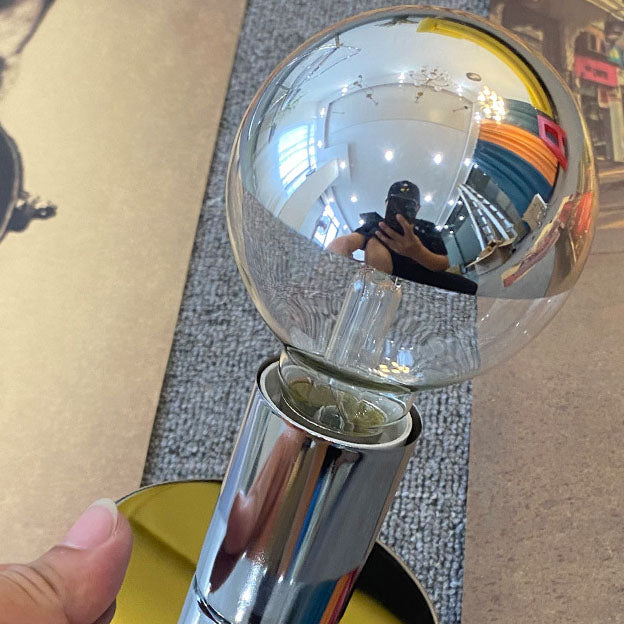 Moderner minimalistischer elektroplattierter Eisenkugel-Glas-1-Licht-Wandleuchter 