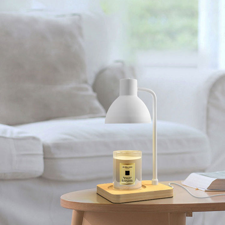 Lampe de table à une lumière avec abat-jour en dôme scandinave contemporain et base carrée en bois, effet cire fondue, pour chambre 