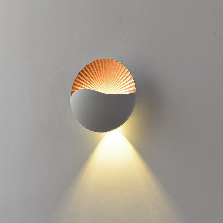 Applique murale extérieure moderne minimaliste étanche en aluminium avec LED et coque ronde pour jardin 