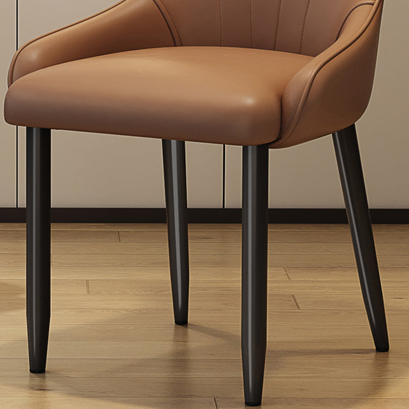 Zeitgenössischer skandinavischer PU-Leder-Carbonstahl-Schwamm-Latex-Quadrat-Esszimmerstuhl-Rückenlehne für das Esszimmer 