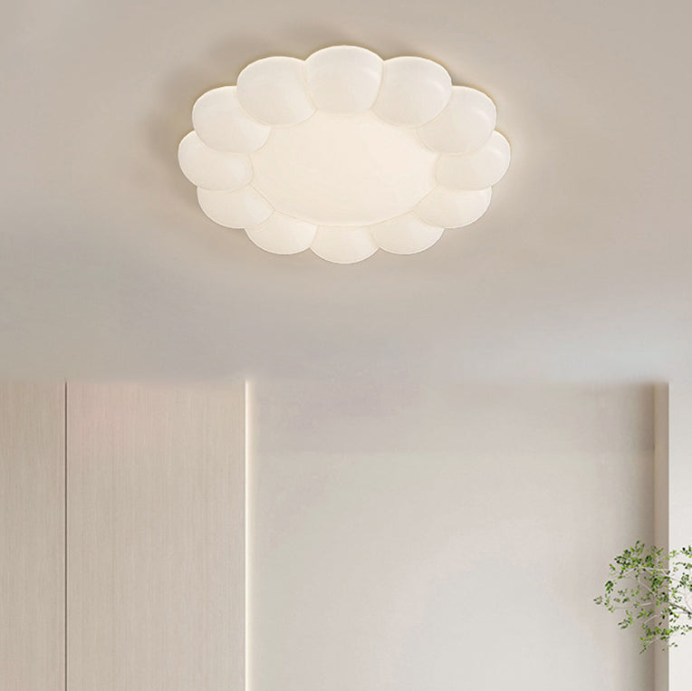 Plafonnier à LED en forme de fleur PE crème nordique contemporaine pour chambre à coucher 