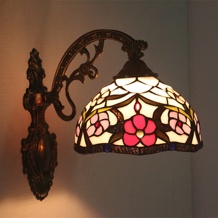 Applique murale en vitrail à un seul éclairage avec matériel en demi-cercle traditionnel Tiffany pour chambre à coucher 