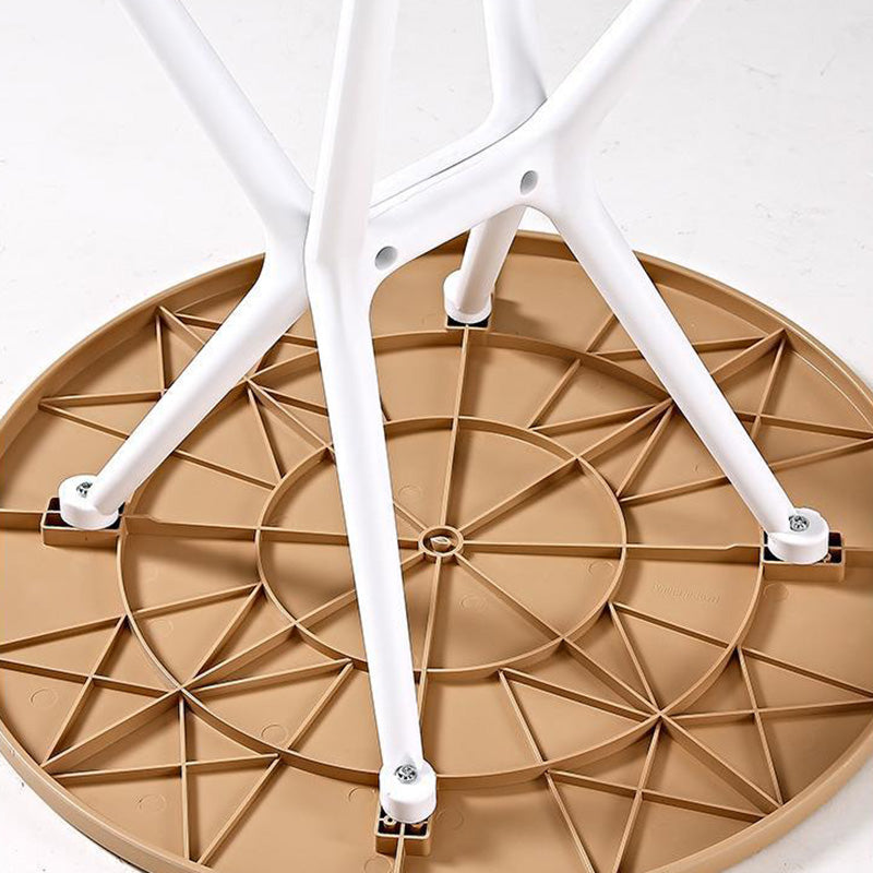 Mesa de café redonda minimalista moderna con marco cruzado de plástico para jardín 