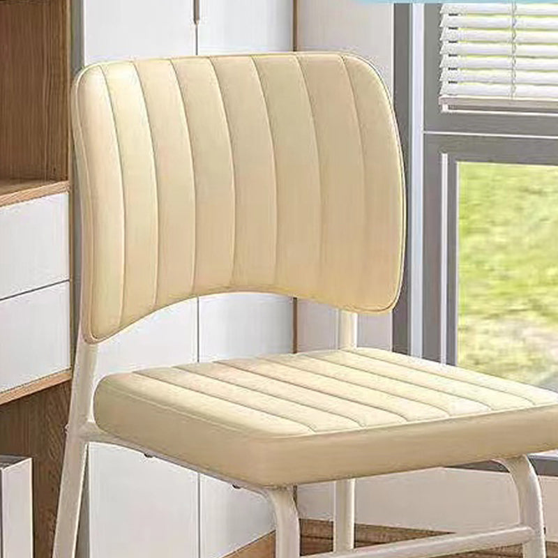 Chaise de bureau empilable en cuir PU carrée minimaliste moderne avec dossier pour la maison et le bureau 