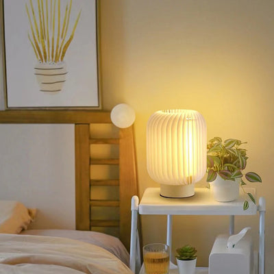 مصباح طاولة LED بقاعدة من الحديد والأكريليك والقماش بتصميم دائري بسيط وعصري لغرفة النوم 