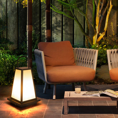 Modernes minimalistisches wasserdichtes Solar-Trapez-Hardware-Acryl-1-Licht-Landschaftslicht für den Garten 