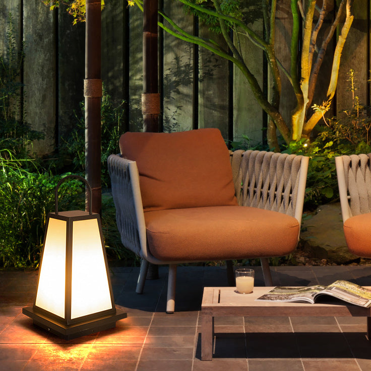 Modernes minimalistisches wasserdichtes Solar-Trapez-Hardware-Acryl-1-Licht-Landschaftslicht für den Garten 