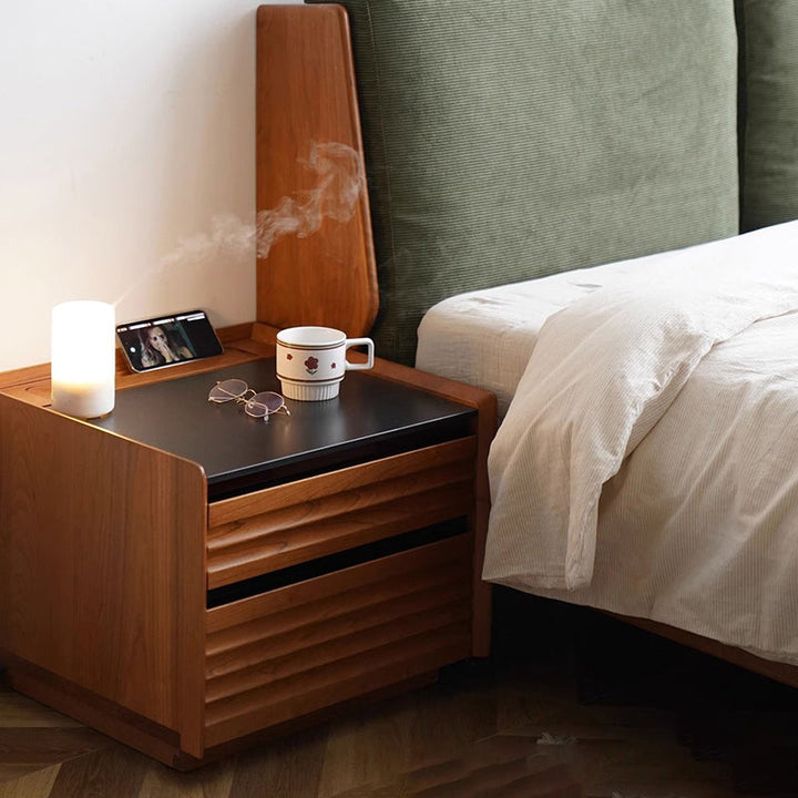 Traditioneller rechteckiger Vintage-Nachttisch aus Kirschholz und Buchenholz mit 2 Schubladen für das Schlafzimmer 