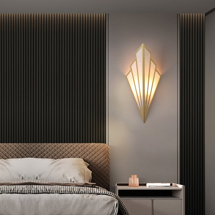 Applique murale contemporaine créative en fer festonné avec abat-jour en lin 1-lumière pour chambre 