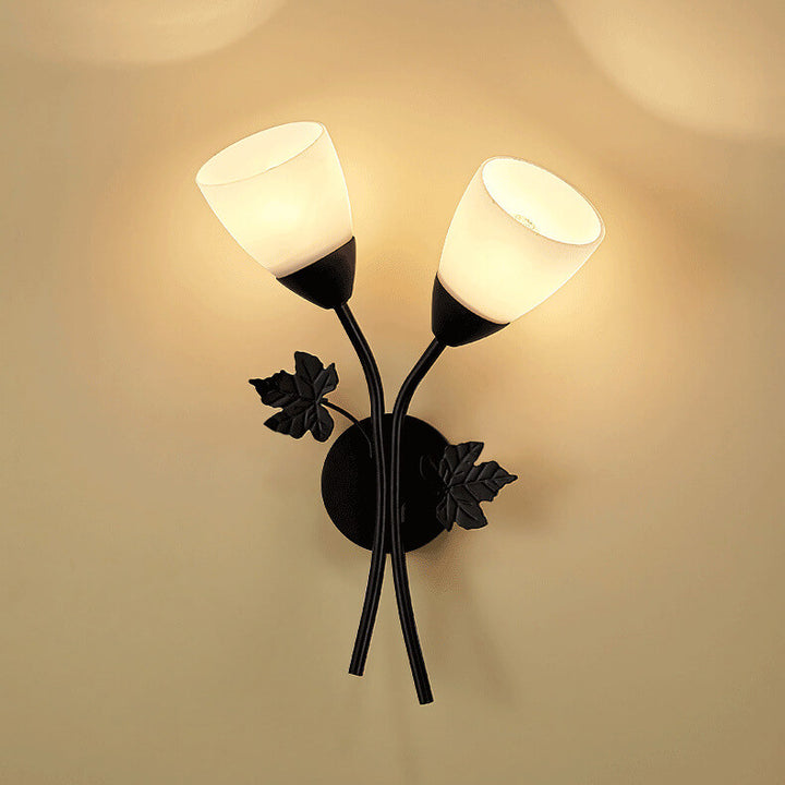 Zeitgenössische skandinavische Blumeneisenglas 1/2 Licht Wandleuchte Lampe für Wohnzimmer 