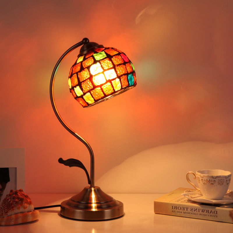 Lampe de table à 1 lumière en verre sphérique rond traditionnel Tiffany pour salon 