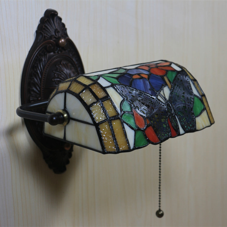 Traditionelle Tiffany Schmetterling Halbzylinder Zink Buntglas 1-Licht Wandleuchte Lampe für Wohnzimmer 