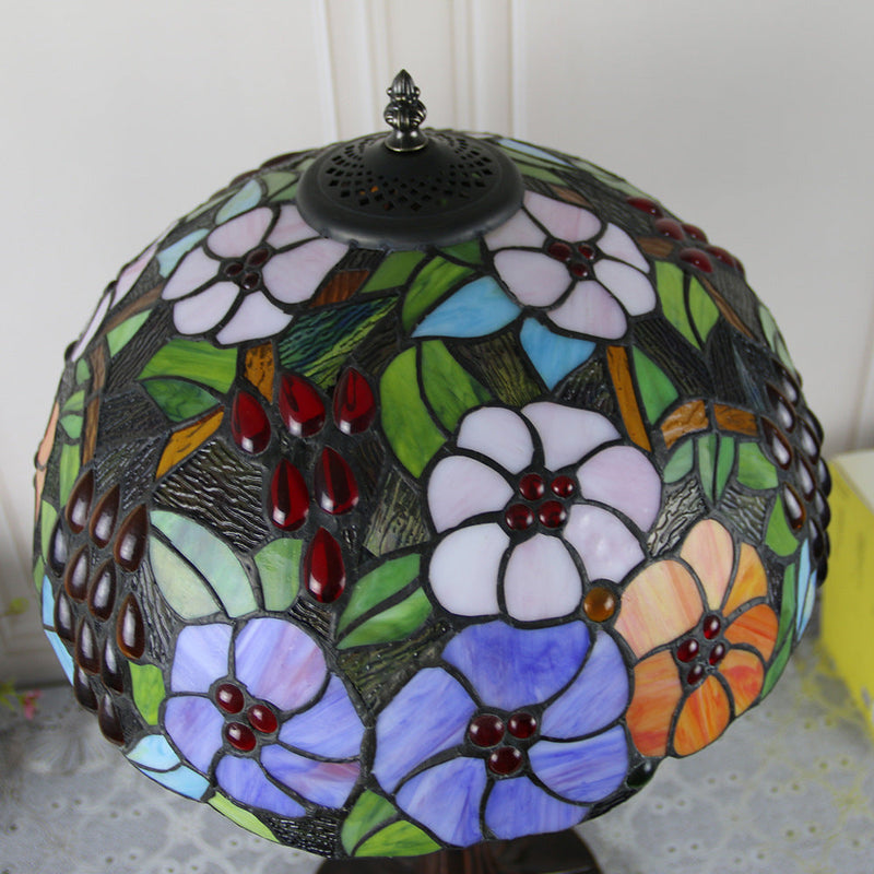 Traditionelle Tiffany Pastoral Rose Blume Buntglas 2-Licht Tischlampe für Schlafzimmer