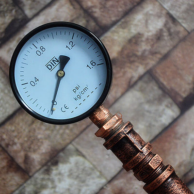 Lampe de sol industrielle Steampunk en cuivre avec tuyau d'eau à 2 lumières 
