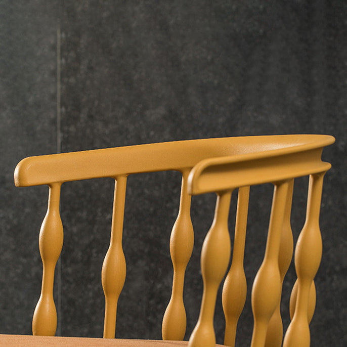 Chaise de salle à manger en plastique PP à lanières verticales créatives contemporaines avec dossier en hêtre pour salle à manger 