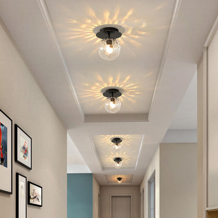 Zeitgenössische skandinavische runde Ball-Eisen-Hydrographie-Glas 1-Licht Semi-Flush-Montage-Deckenleuchte für Wohnzimmer 