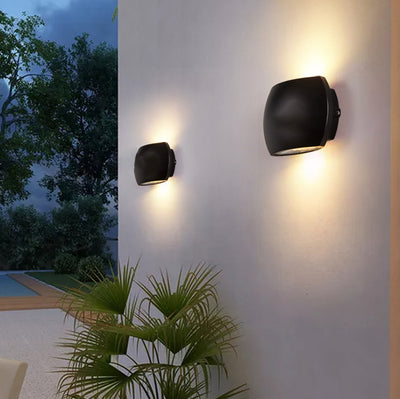 Zeitgenössische industrielle Halbkreis-Aluminium-LED-Außenwandleuchterlampe für den Garten 