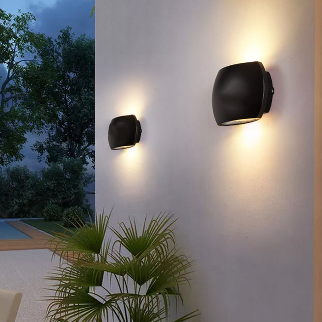 Zeitgenössische industrielle Halbkreis-Aluminium-LED-Außenwandleuchterlampe für den Garten 