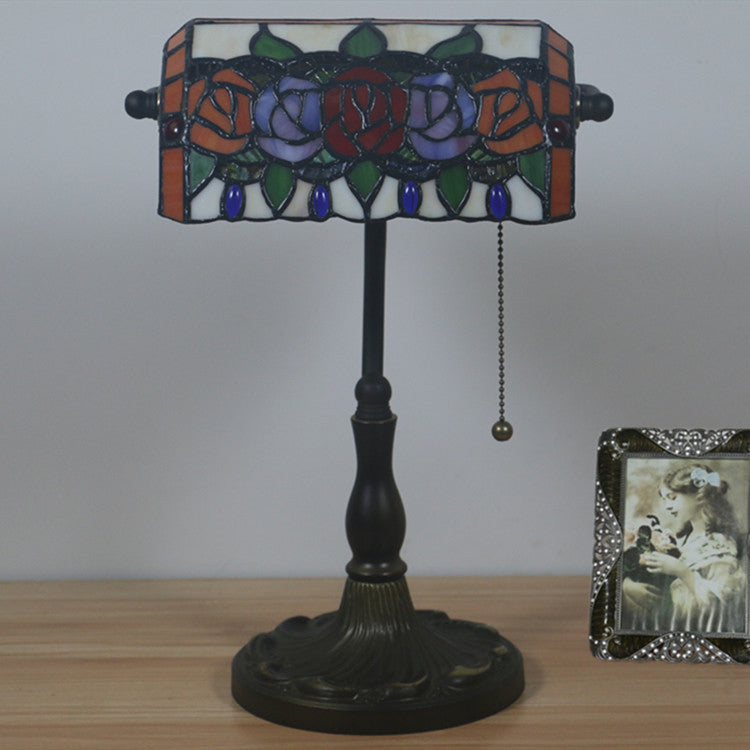 Lámpara de mesa de 1 luz de aleación de zinc con vidrio teñido estilo Tiffany tradicional rectángulo rosa para sala de estar 