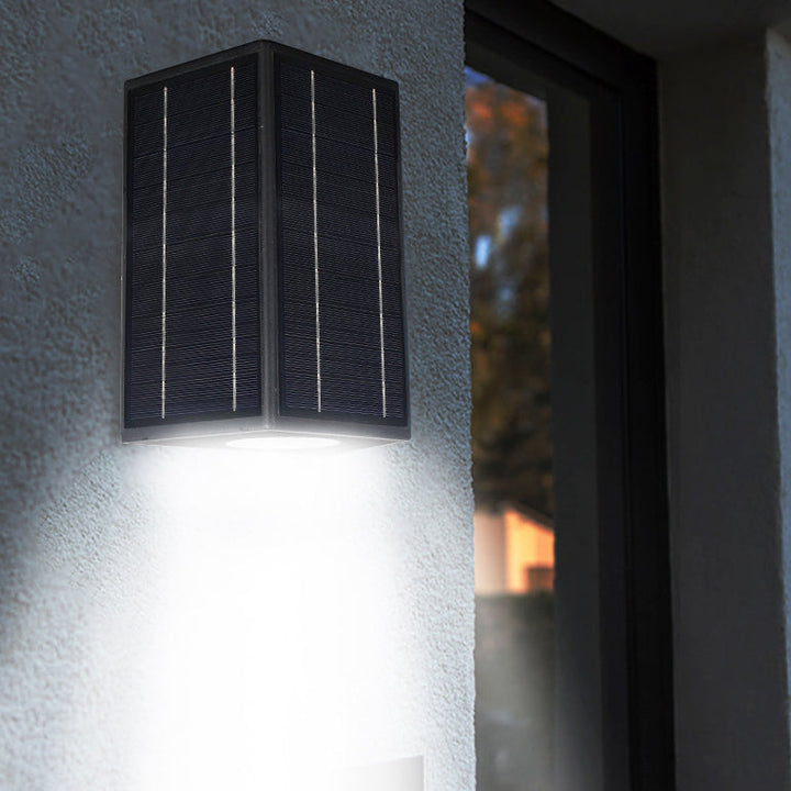 Zeitgenössische industrielle wasserdichte Solar-Quadrat-Aluminium-LED-Außenwandleuchte für den Garten 