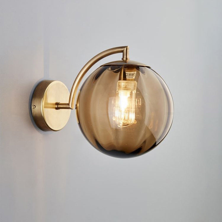 Zeitgenössische skandinavische runde Kugel Eisen Glas 1-Licht Wandleuchte Lampe für Wohnzimmer