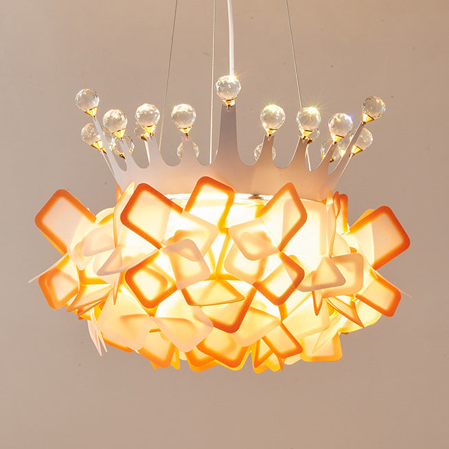 Zeitgenössische kreative Hardware Crown Decor PVC Petal Shade LED Pendelleuchte für Wohnzimmer 