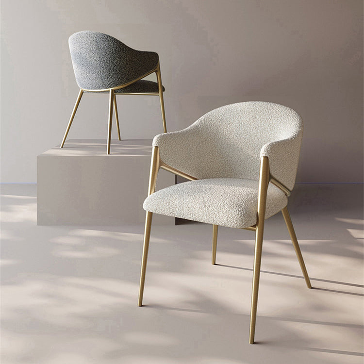 Silla de comedor contemporánea de lujo redonda de lana de cordero con patas de acero inoxidable, respaldo y reposabrazos para comedor 