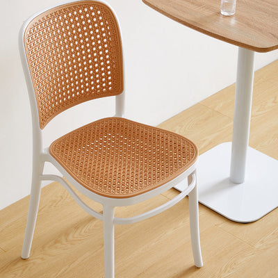 Silla de comedor de plástico de ratán cuadrada minimalista moderna para comedor 