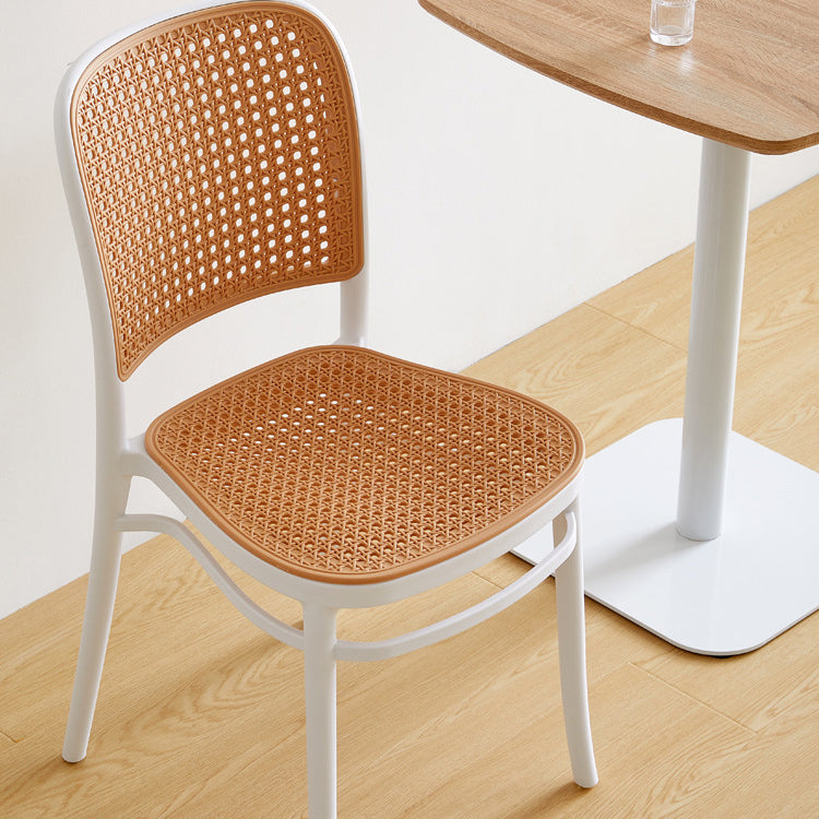 Silla de comedor de plástico de ratán cuadrada minimalista moderna para comedor 