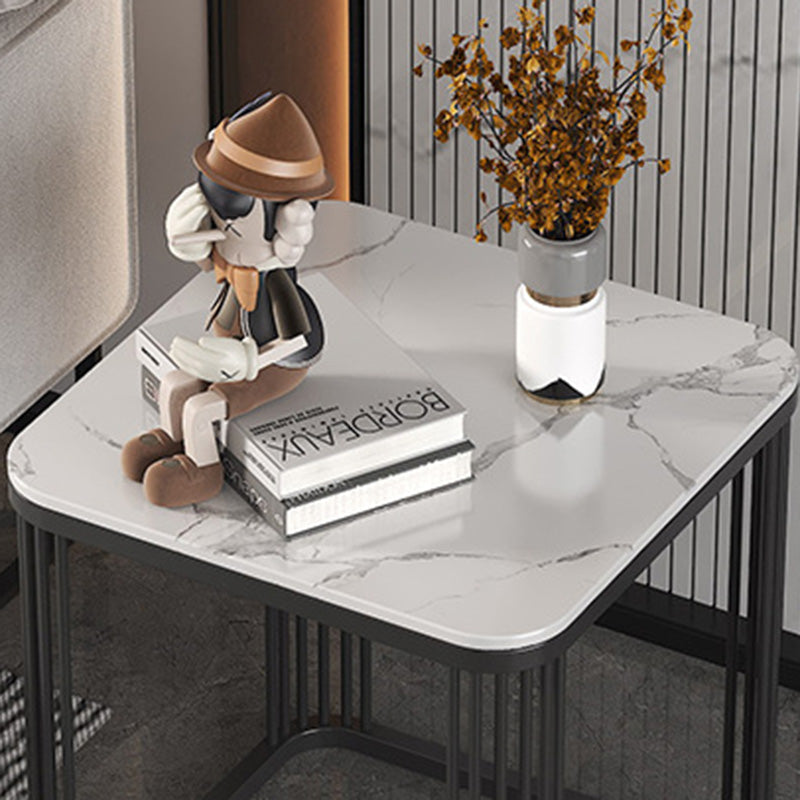 Table basse carrée moderne minimaliste en métal avec plateau en pierre pour salon 