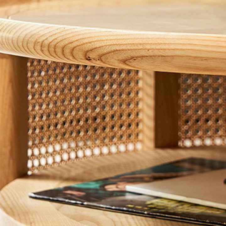 Traditioneller runder Couchtisch im japanischen Stil aus Eschenholz, Rattan und Sperrholz mit 2 Ebenen für das Wohnzimmer 