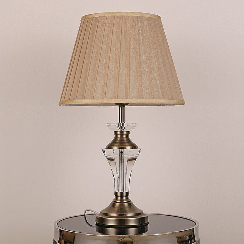 Traditionelle europäische Zylinder-Hardware-Kristallgewebe-1-Licht-Tischlampe für Schlafzimmer 