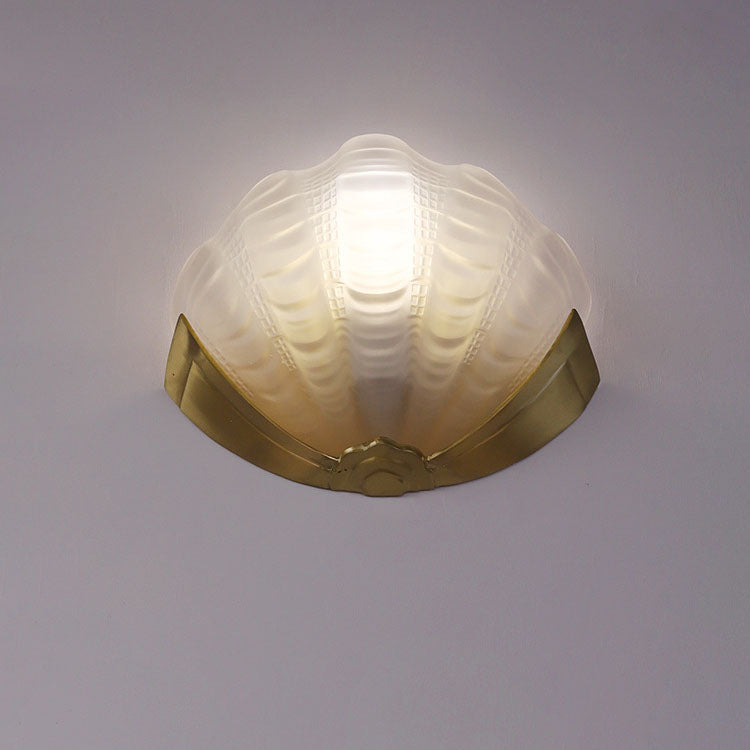 Modern Art Deco Shell Brass Glass 1-Light Wall Sconce Lamp For Bedroom