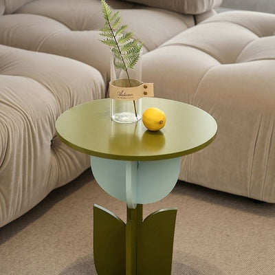 Table basse de salon contemporaine avec plateau en verre ondulé et design tulipe 