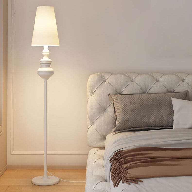 Lampe de sol moderne à base de fer en forme de cône en tissu de transition avec 1 lumière pour le salon 