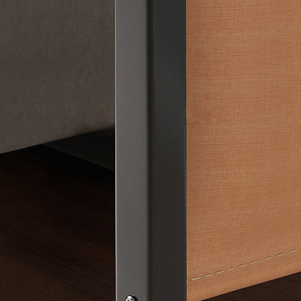Moderner minimalistischer quadratischer Stahltisch mit Rollen und zwei Ebenen für das Wohnzimmer 