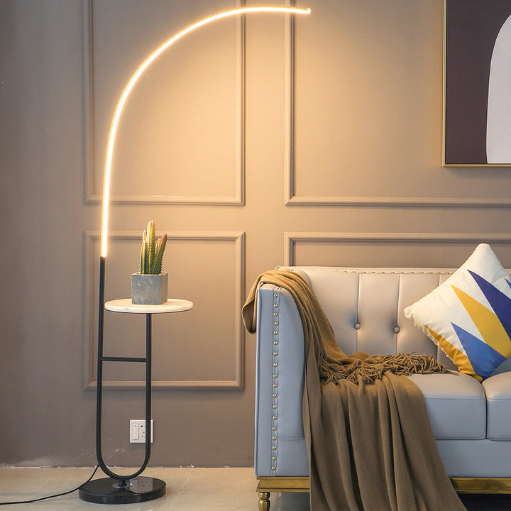 Zeitgenössische Einfachheit Arc Aluminium Streifen mit Marmor Eisen Palette LED Stehlampe für Wohnzimmer 