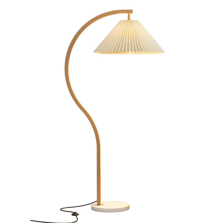 Moderner minimalistischer, plissierter, gebogener Stoff-, Eisen- und Marmor-1-Licht-Stehlampe für das Wohnzimmer 