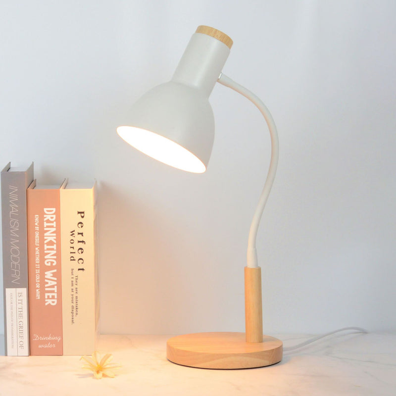 Zeitgenössische nordische Tischlampe aus Eisen mit rundem Schirm und Holzsockel, 1 Licht, für das Home Office 