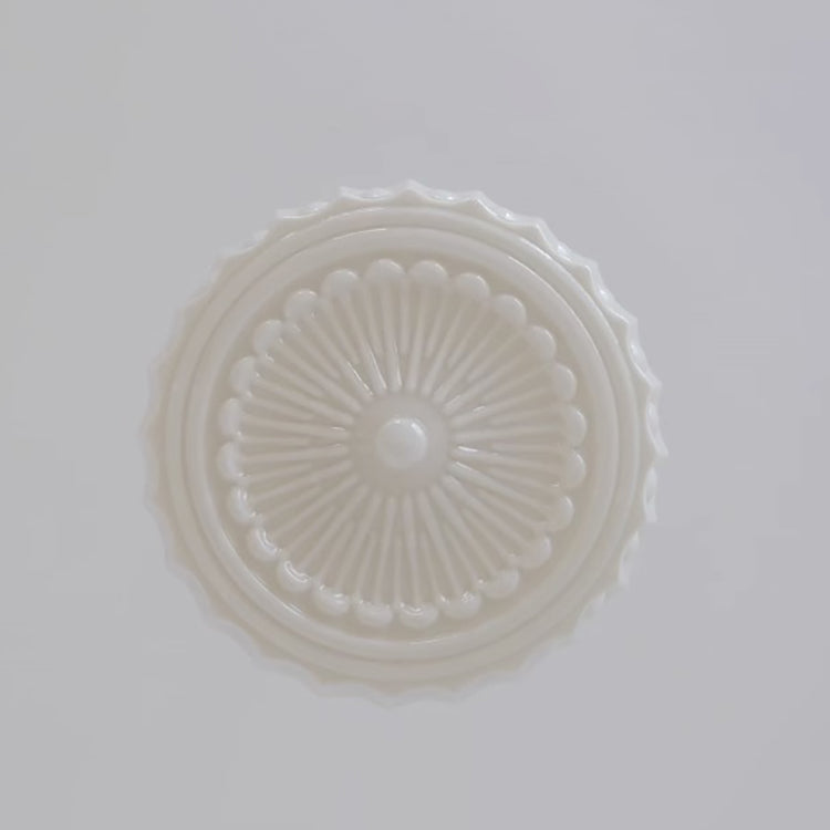 Plafonnier semi-encastré à 3 lumières avec abat-jour en cylindre de verre et fer, simplicité contemporaine pour le salon 