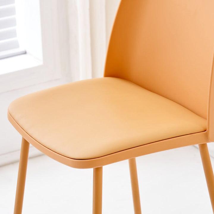 Taburete cuadrado minimalista moderno de cuero PU con respaldo y reposapiés de barra de hierro para comedor 