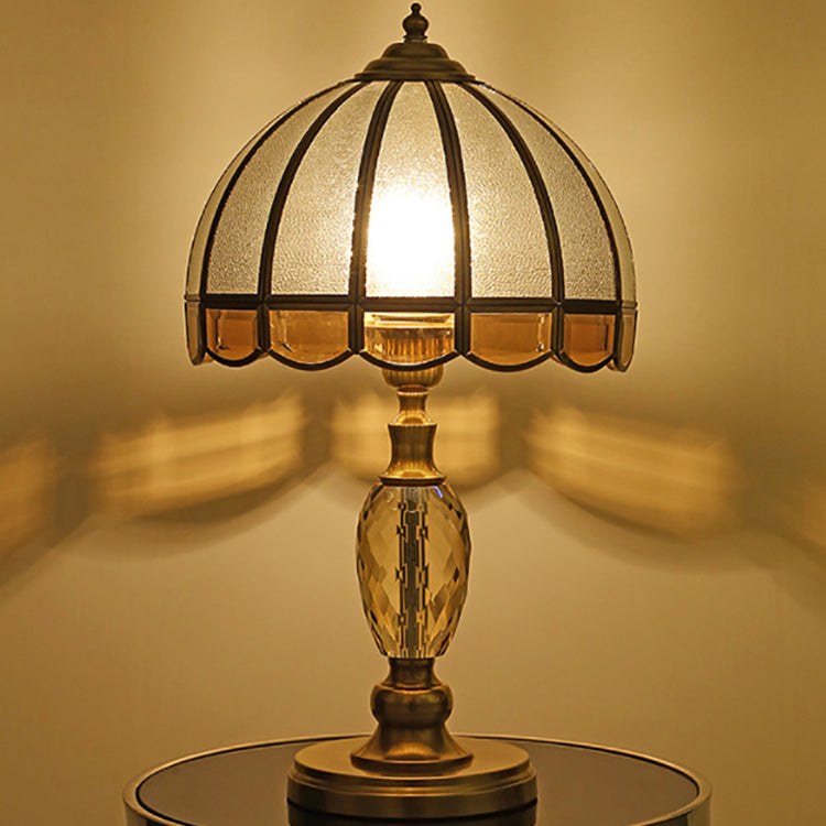 Zeitgenössische Luxus-Regenschirm-Kupfer-Kristallglas-1-Licht-Tischlampe für Schlafzimmer 