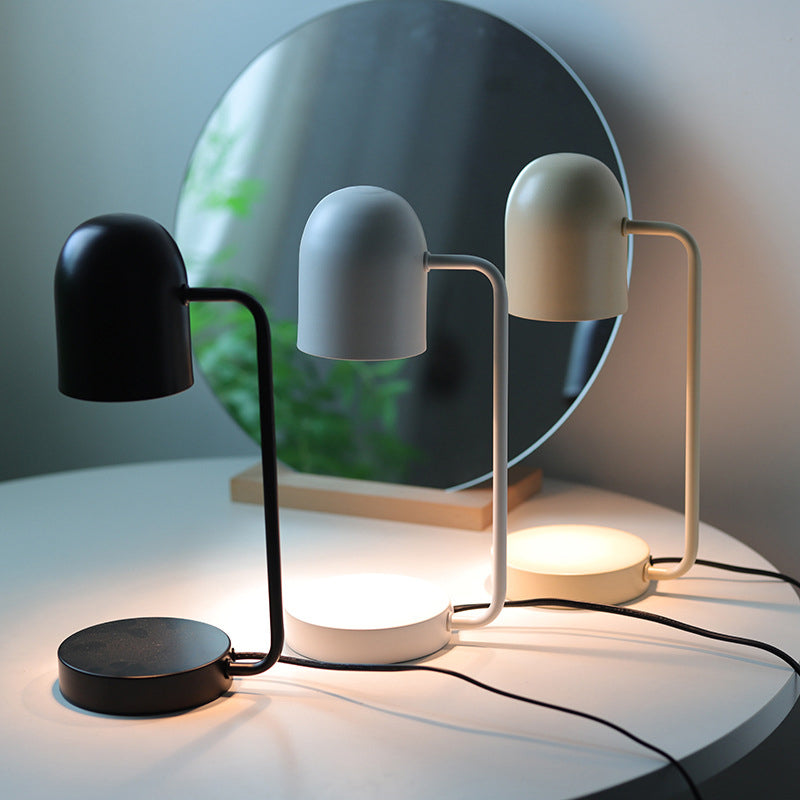 Moderne minimalistische Eisenzylinder 1-Licht Schmelzwachs Tischlampe für Schlafzimmer 
