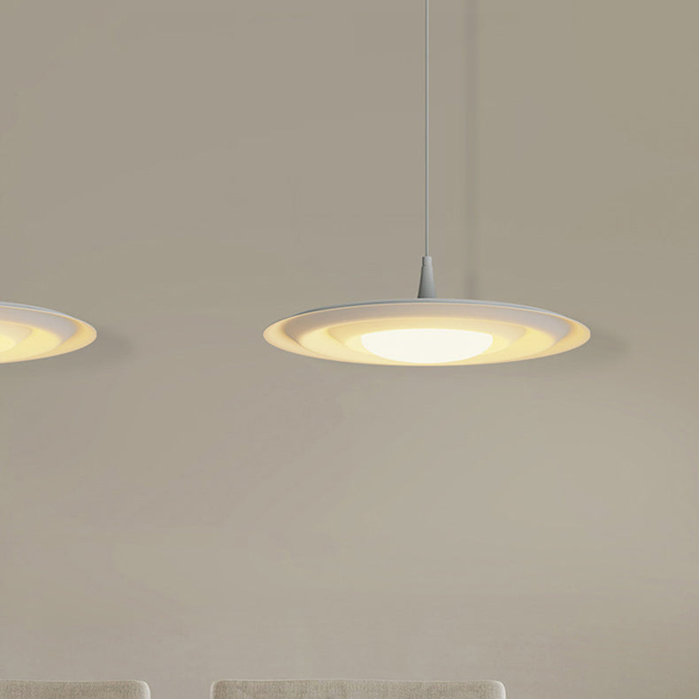 Moderne minimalistische runde Wasser-Kräuselung Acryl Eisen LED Pendelleuchte für Schlafzimmer 