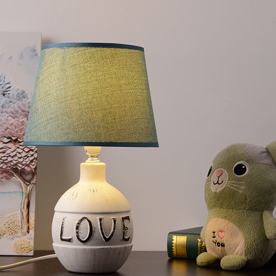 Moderne minimalistische runde Keramik Basis Stoff 1-Licht Tischlampe für Schlafzimmer 