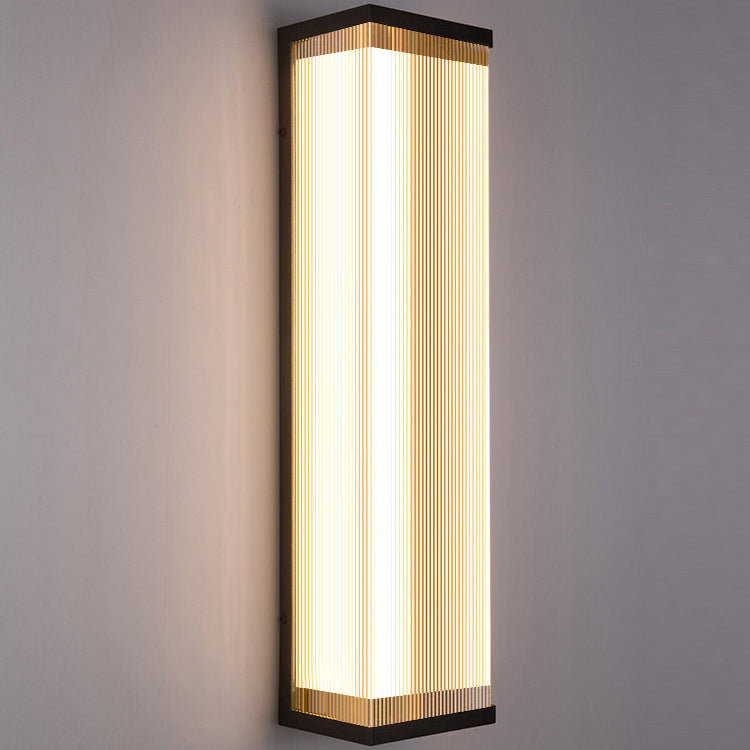 مصباح حائط خارجي LED مستطيل مقاوم للماء من الفولاذ المقاوم للصدأ والأكريليك بتصميم حديث وبسيط للفناء الخارجي 