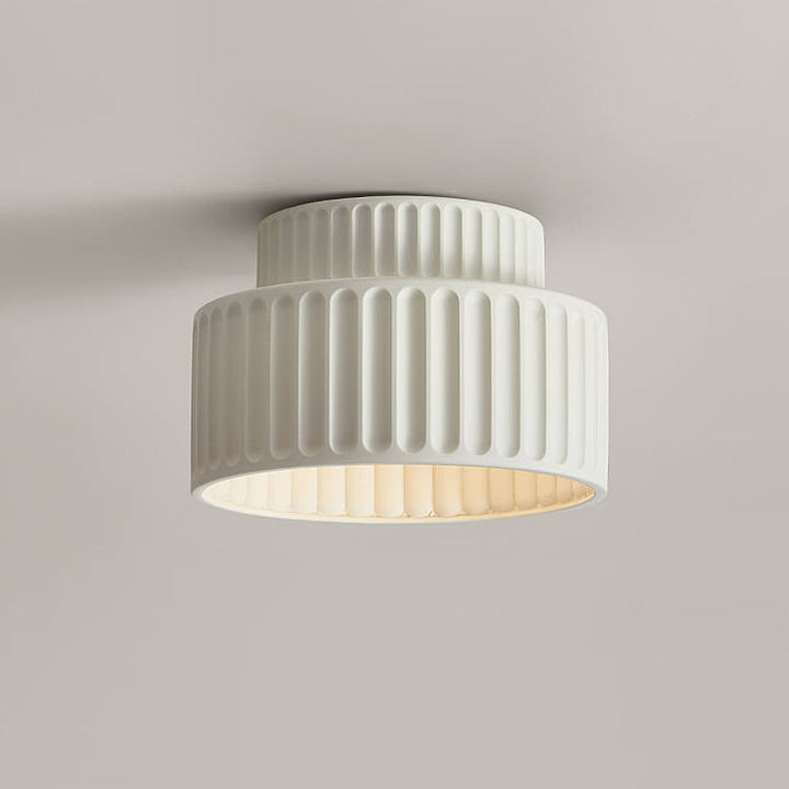 Moderne runde 1-flammige Deckenleuchte im Flush-Mount-Stil aus Kunstharz mit handgeformten Streifen im nordischen Creme-Stil für den Eingangsbereich 