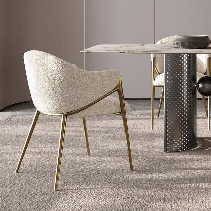 Silla de comedor contemporánea de lujo redonda de lana de cordero con patas de acero inoxidable, respaldo y reposabrazos para comedor 
