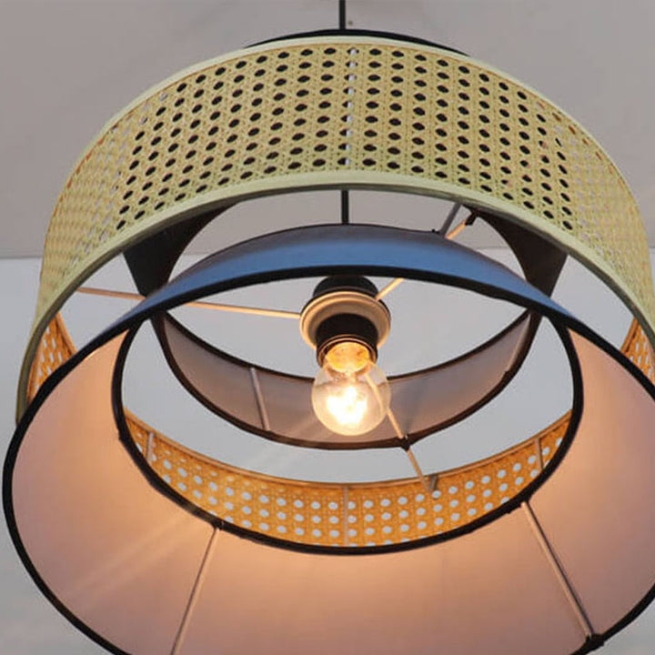Moderna lámpara colgante de 1 luz con tejido de ratán colorido y geométrico 